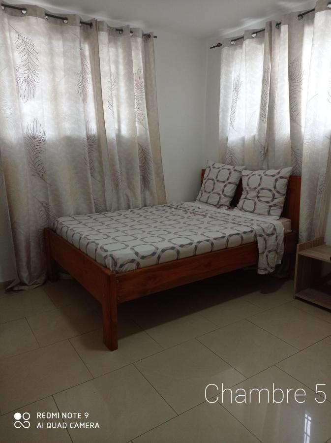 Le Mastro Chambre d'hôtes Mamoudzou Extérieur photo